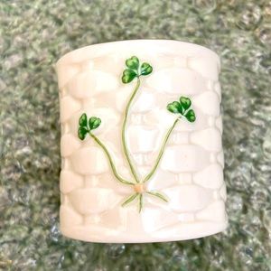 Small Belleck votive